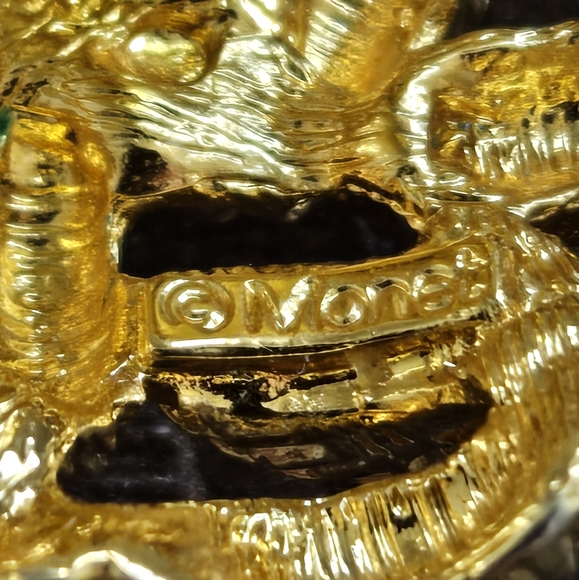 Monet Book Piece Vintage Gold Tone Textured Metal Knot Like Ear Clips – Signed - Picture 11 of 14